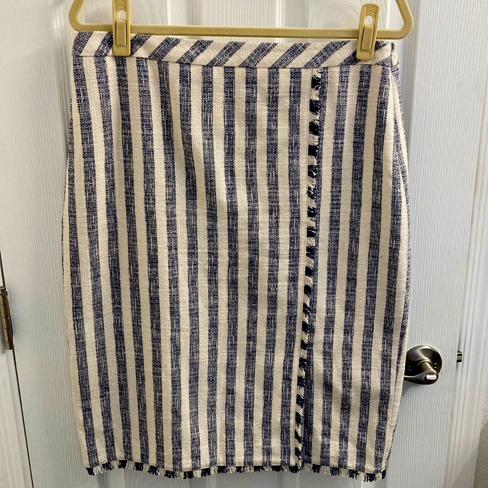 Women’s Banana Republic Skirt Blue/Cream Fully Lined Size 14 - Sassy!